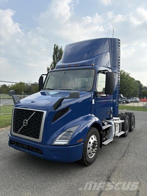 Volvo VNR64T300 Tractores (camiões)