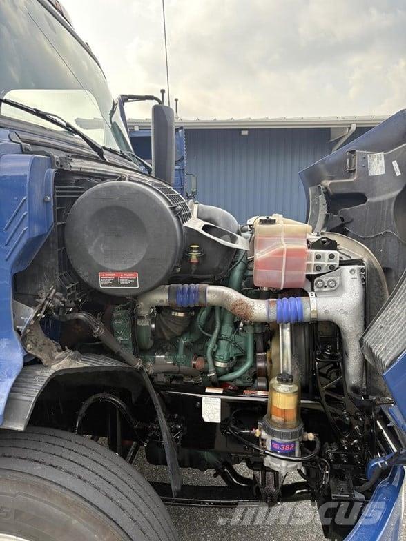 Volvo VNR64T300 Tractores (camiões)