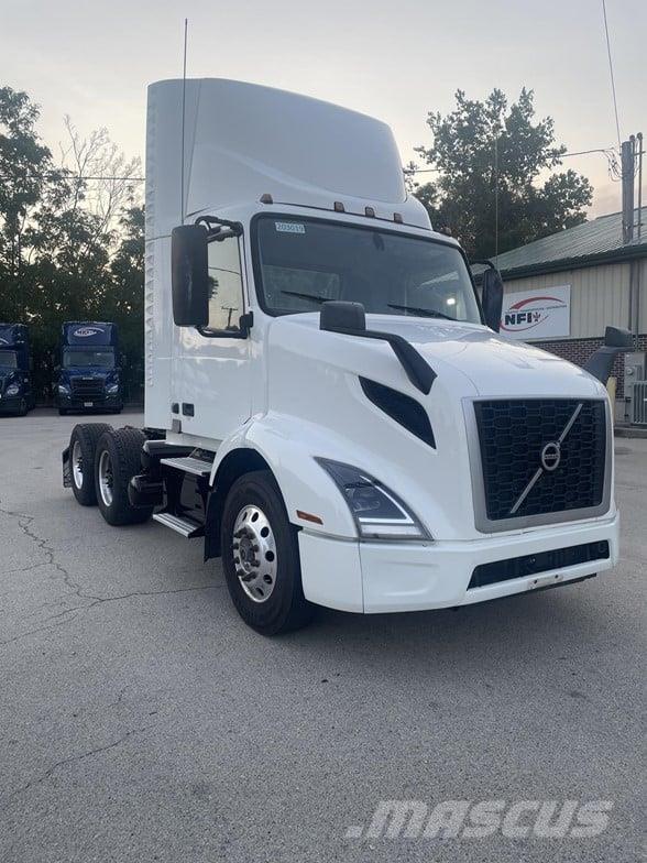 Volvo VNR64T300 Tractores (camiões)