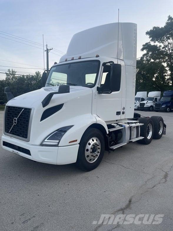 Volvo VNR64T300 Tractores (camiões)