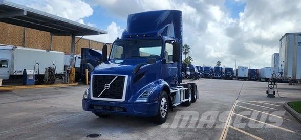Volvo VNR64T300 Tractores (camiões)