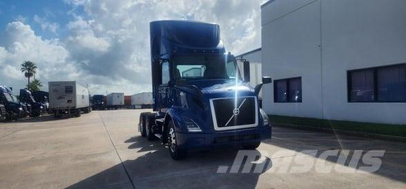 Volvo VNR64T300 Tractores (camiões)
