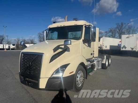 Volvo VNR64T300 Tractores (camiões)