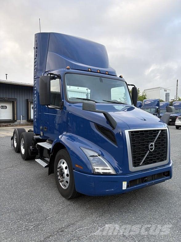 Volvo VNR64T300 Tractores (camiões)