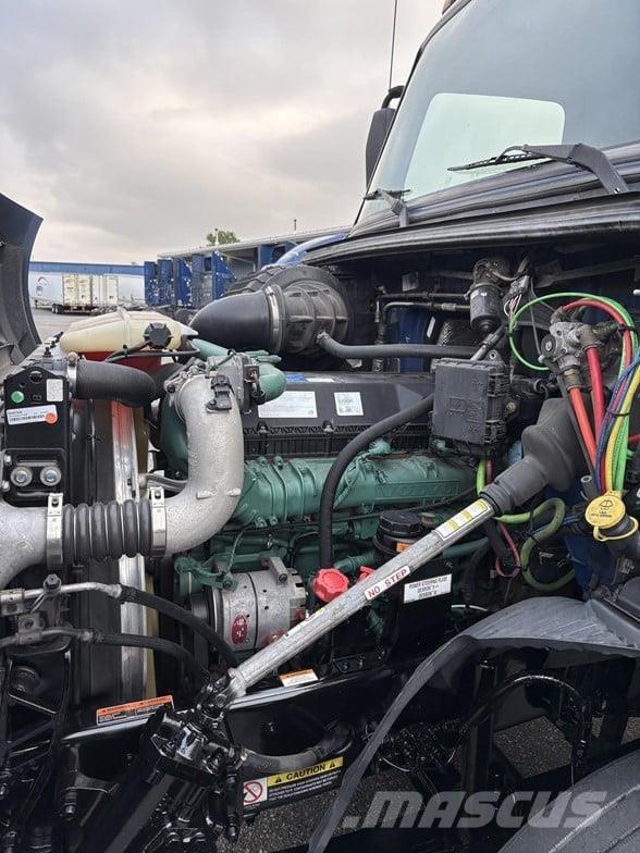 Volvo VNR64T300 Tractores (camiões)