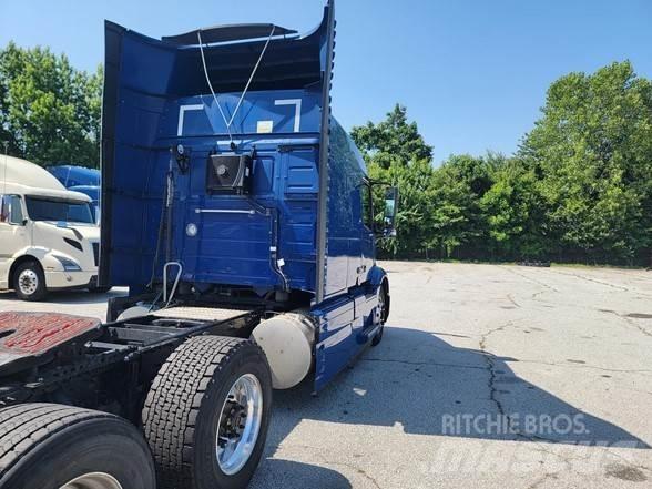 Volvo VNR64T640 Tractores (camiões)