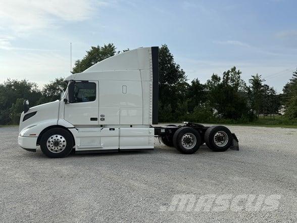 Volvo VNR64T640 Tractores (camiões)