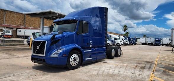 Volvo VNR64T640 Tractores (camiões)