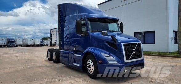 Volvo VNR64T640 Tractores (camiões)