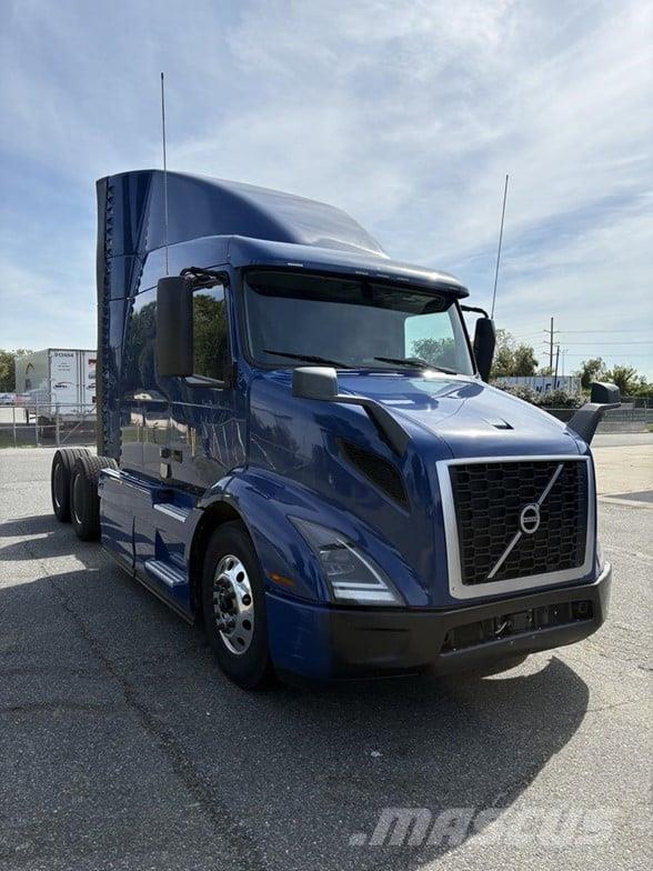 Volvo VNR64T640 Tractores (camiões)