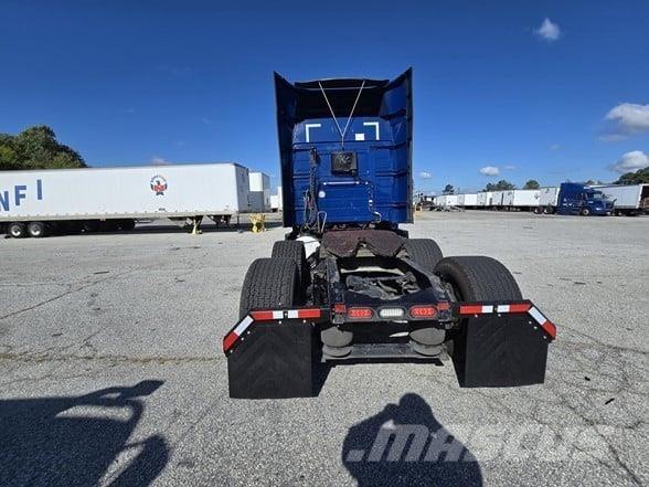 Volvo VNR64T640 Tractores (camiões)