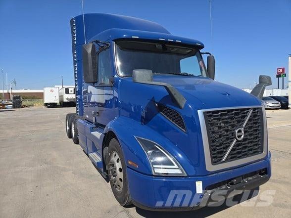 Volvo VNR64T640 Tractores (camiões)