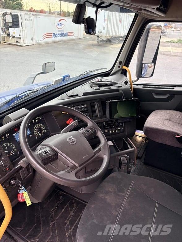 Volvo VNR64T640 Tractores (camiões)