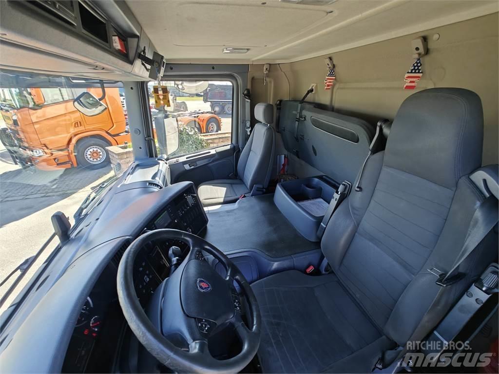 Scania P280 Camiões de caixa fechada