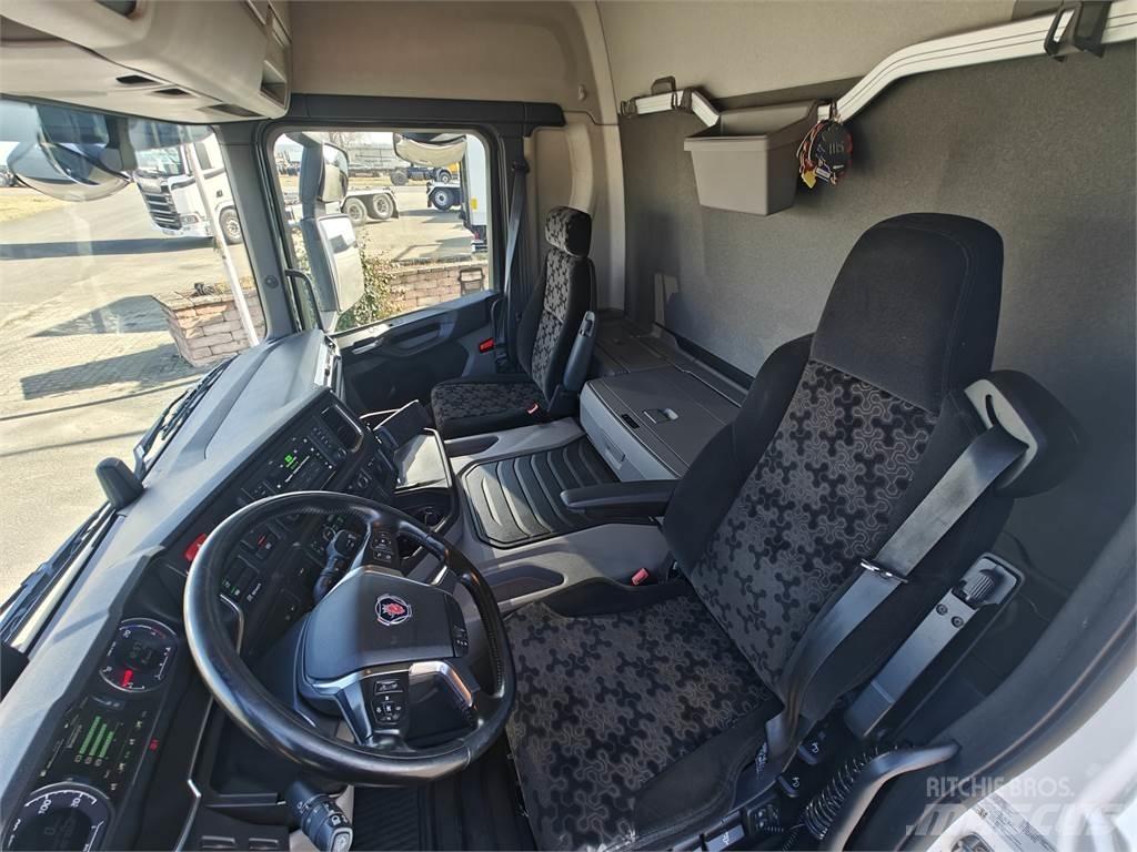 Scania P280 Camiões de caixa fechada