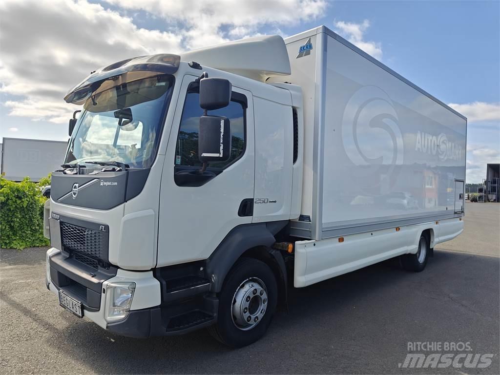 Volvo FL250 Camiões de caixa fechada