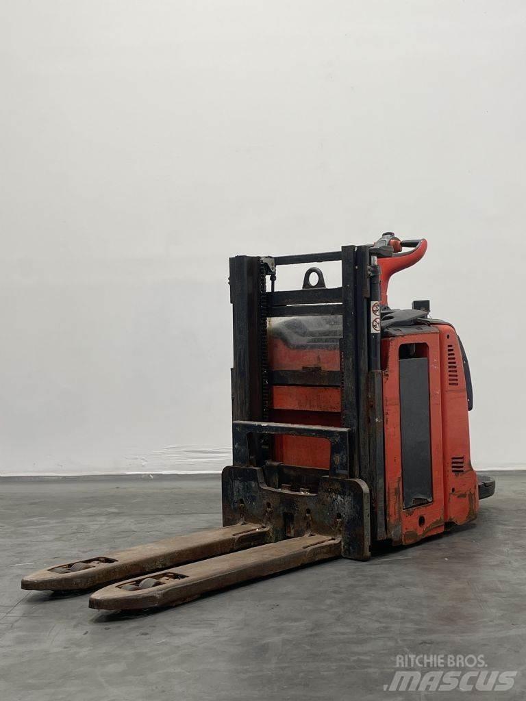Linde D12AP-133 Empilhador para operador externo