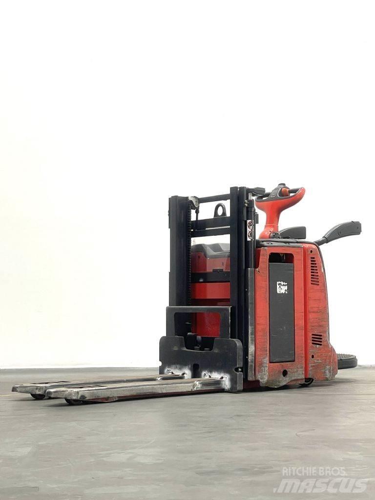 Linde D12HPAP Empilhador para operador externo
