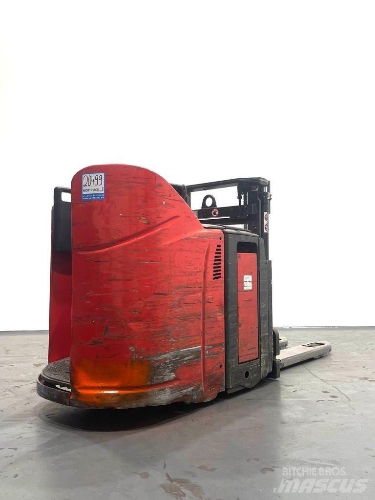 Linde D12HPSP-133 Empilhador para operador externo