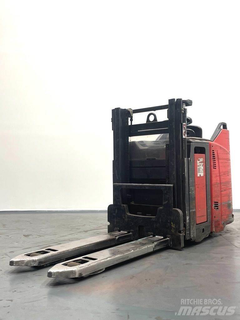 Linde D12HPSP-133 Empilhador para operador externo