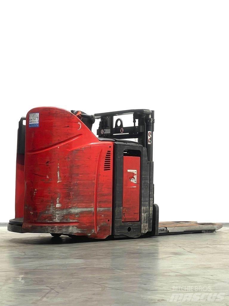 Linde D12HPSP-133 Empilhador para operador externo
