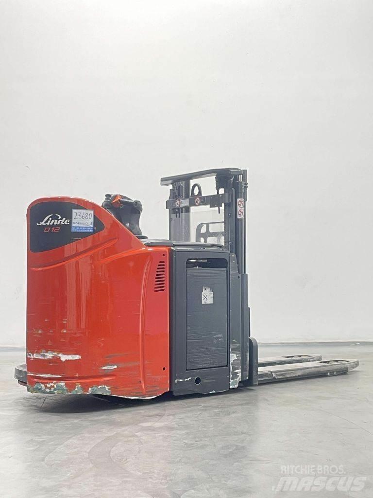 Linde D12HPSP-133 Empilhador para operador externo