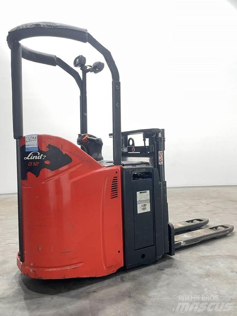 Linde D12SP-133 Empilhador para operador externo