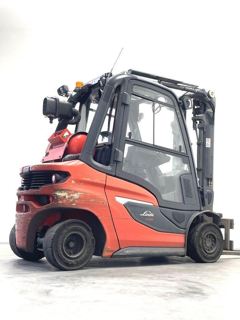 Linde H25T-01-1202 Empilhadores a gás