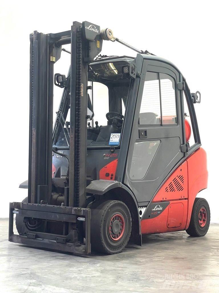 Linde H25T-392-EVO Empilhadores a gás