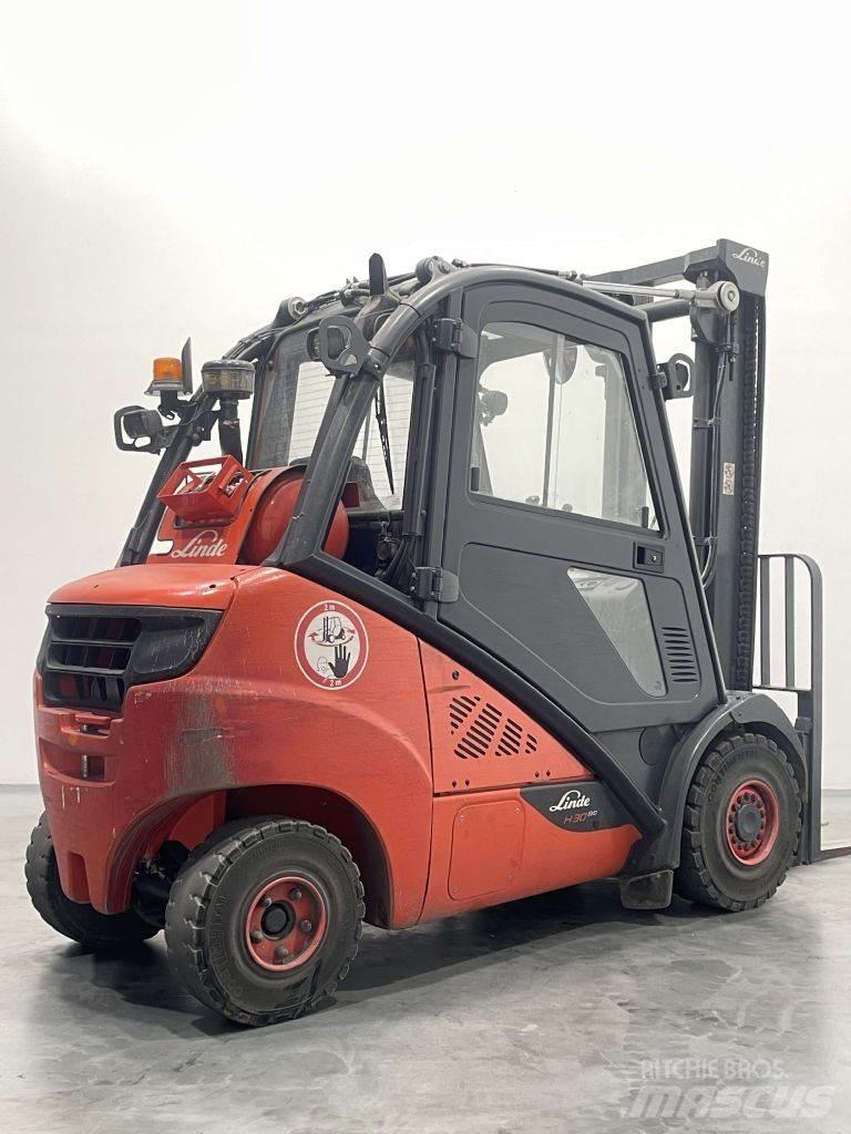 Linde H30T-02-393 Empilhadores a gás