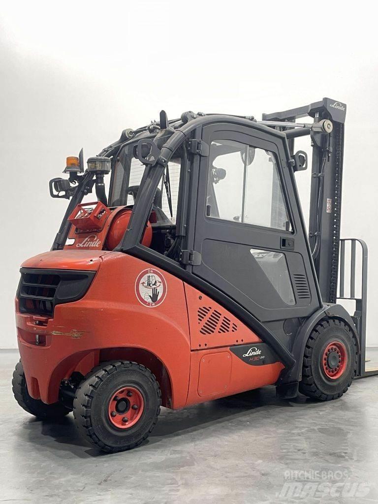 Linde H30T-02-393 Empilhadores a gás