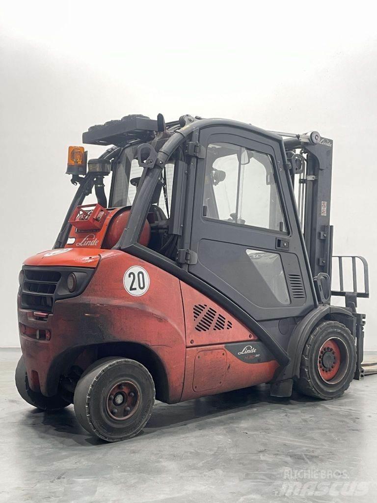 Linde H30T-02-393 Empilhadores a gás