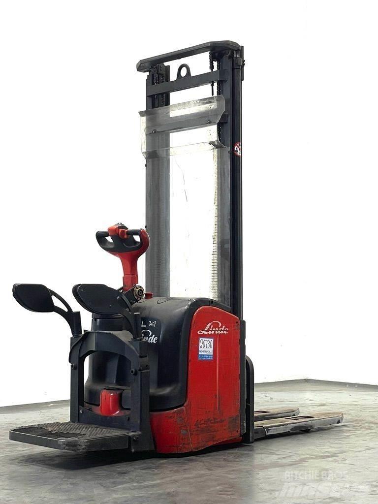 Linde L14AP-372 Empilhador para operador externo
