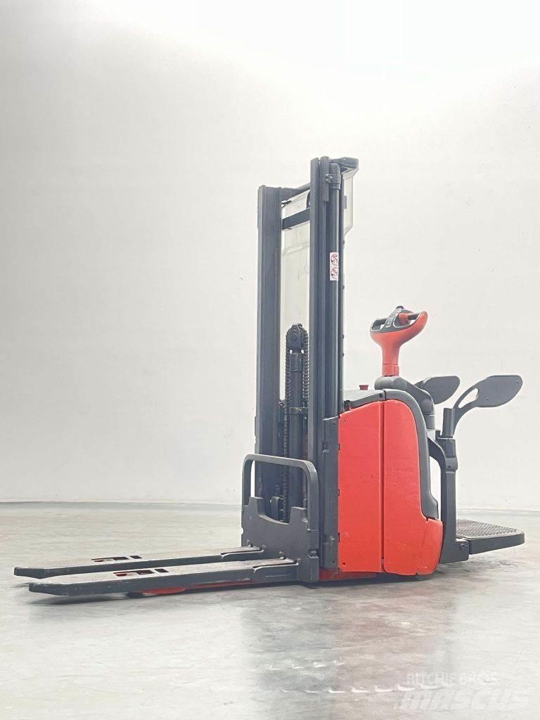 Linde L14AP-372 Empilhador para operador externo