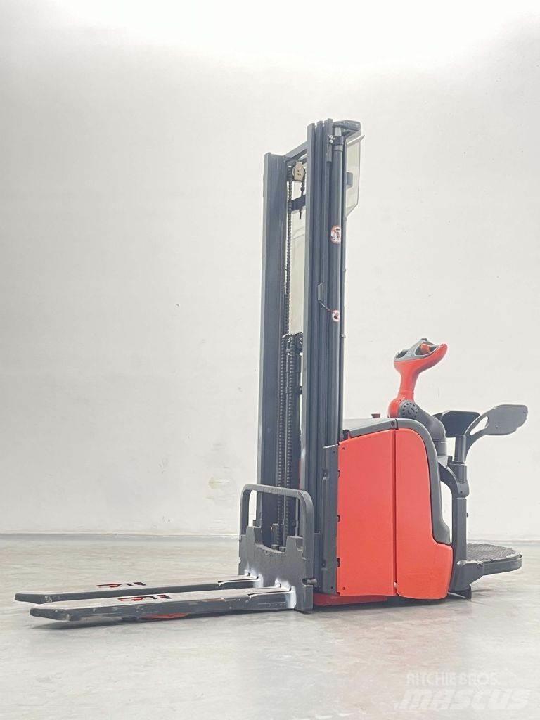 Linde L14AP-372 Empilhador para operador externo