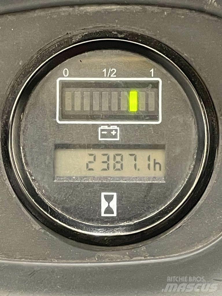 Linde L14AP-372 Empilhador para operador externo
