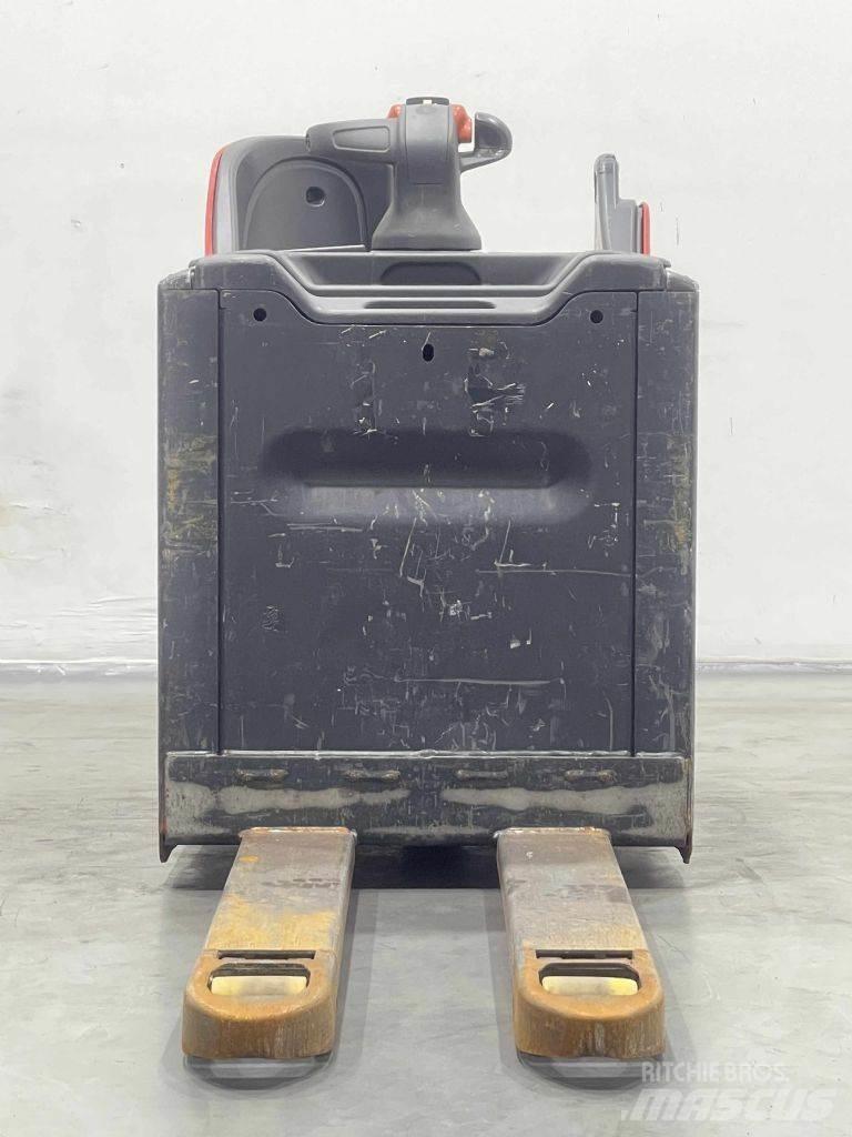 Linde T20SP-131 Porta palettes