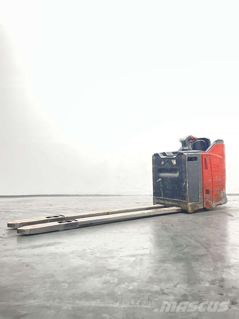 Linde T20SP-131 Porta palettes