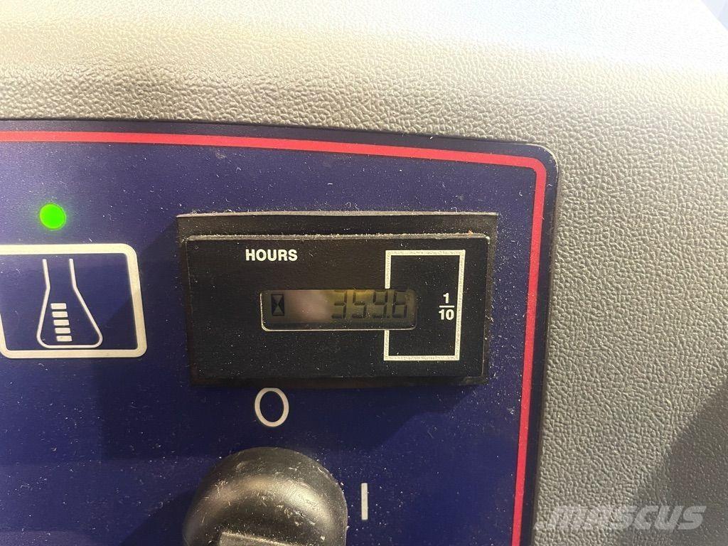 Nilfisk BA 551 CD Varredoras