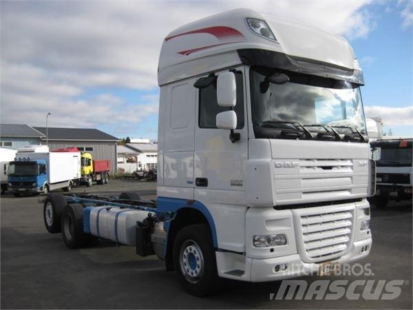 DAF XF105.460 Camiões de chassis e cabine