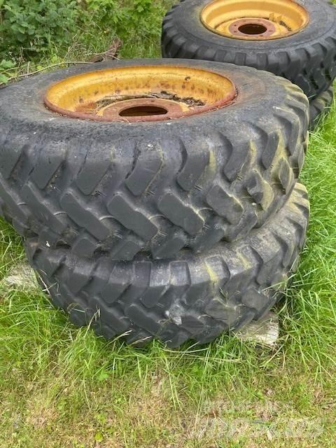  4ST LASTMASKINSDÄCK Pneus Agrícolas