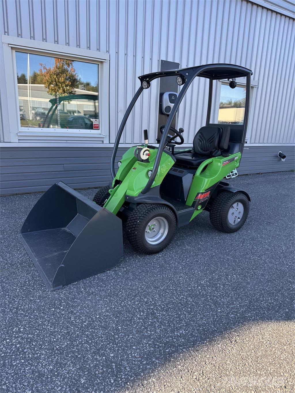 Avant 225 med skopa Carregadoras de direcção deslizante