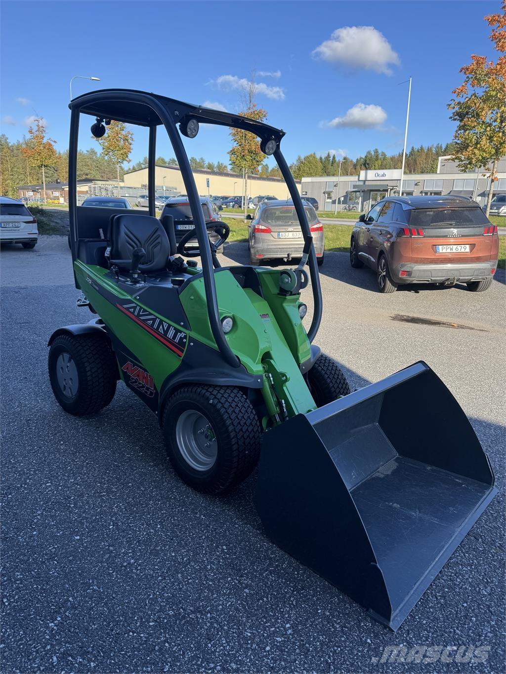 Avant 225 med skopa Carregadoras de direcção deslizante