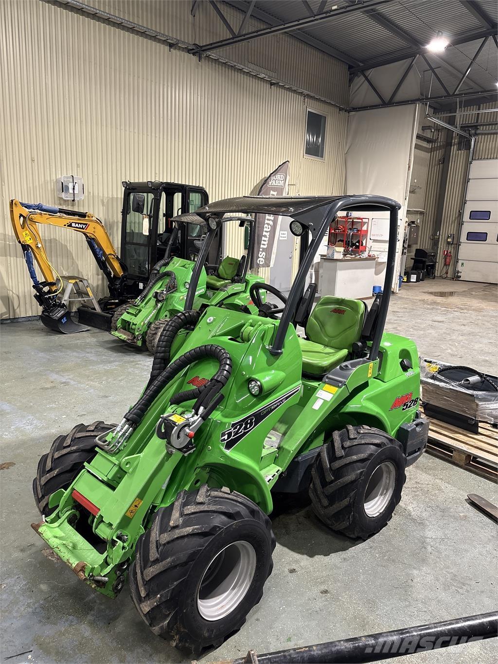 Avant 528 Carregadoras de direcção deslizante