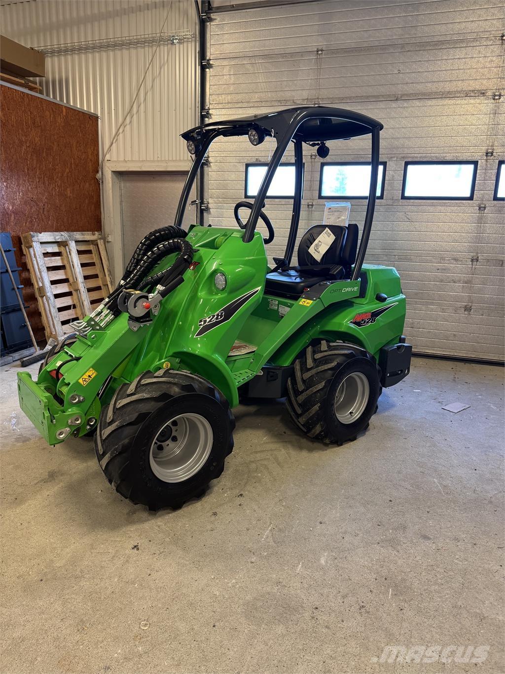 Avant 528 KAMPANJ Carregadoras de direcção deslizante