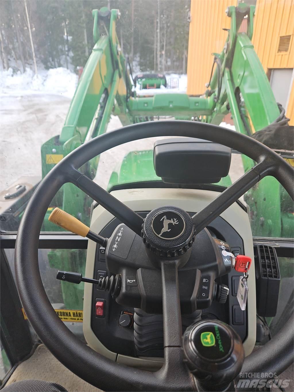 John Deere 5115M Tratores Agrícolas usados