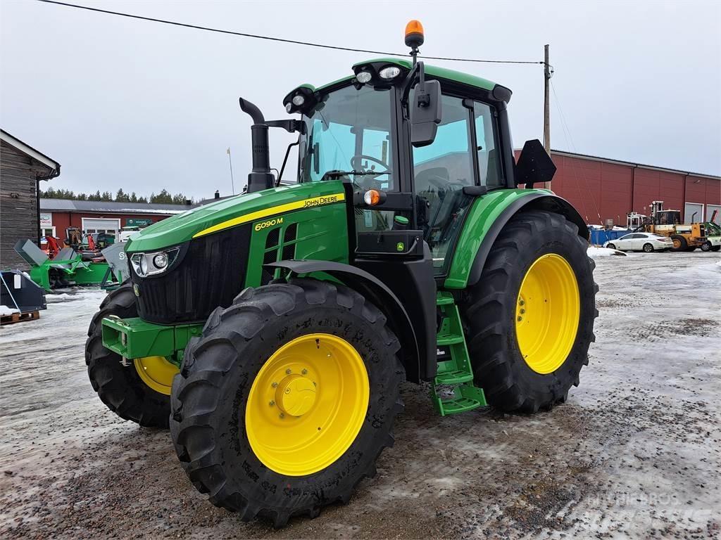 John Deere 6090M Tratores Agrícolas usados