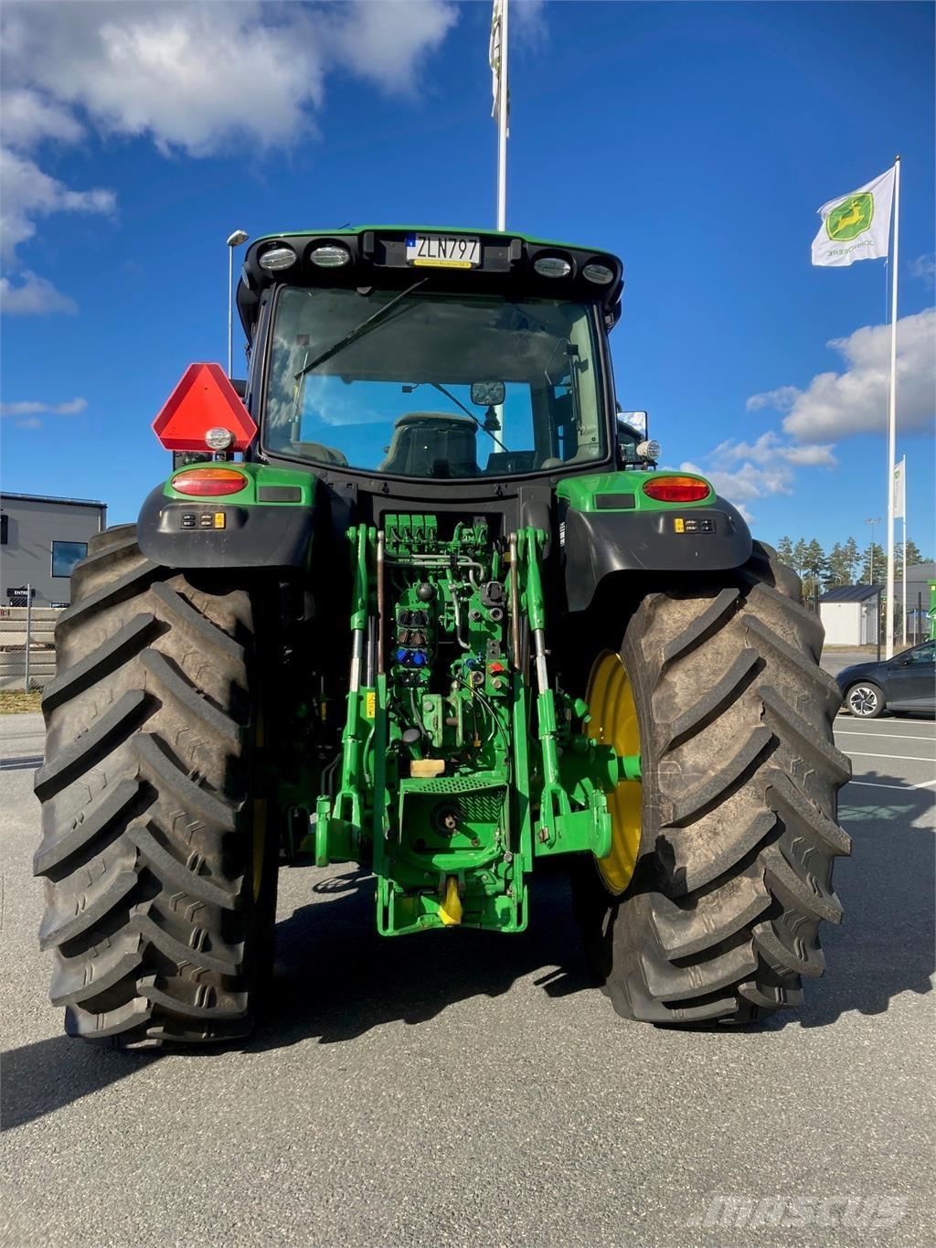 John Deere 6215R Tratores Agrícolas usados
