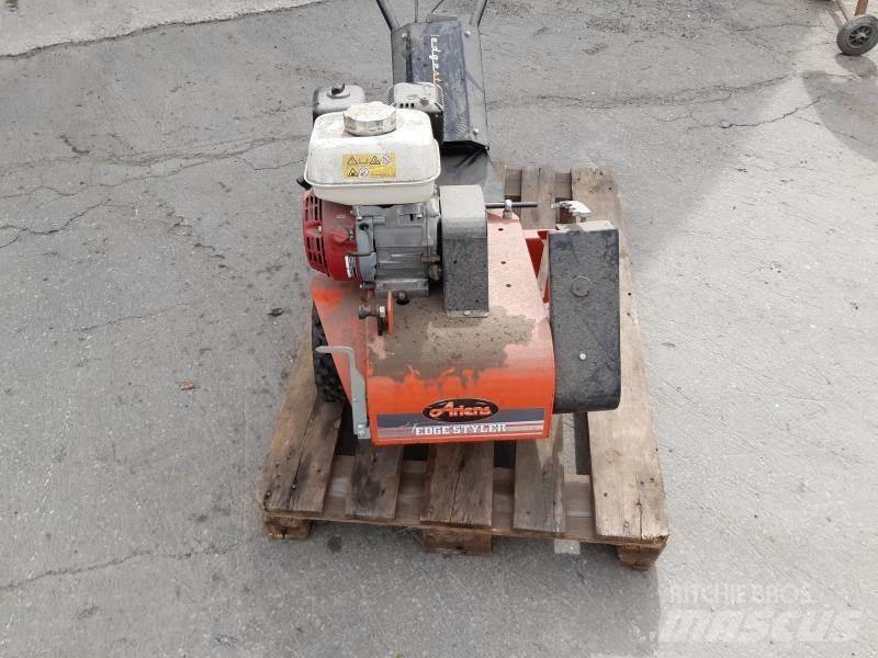  KANTSKÄRARE ARIENS Grades mecânicas e moto-cultivadores