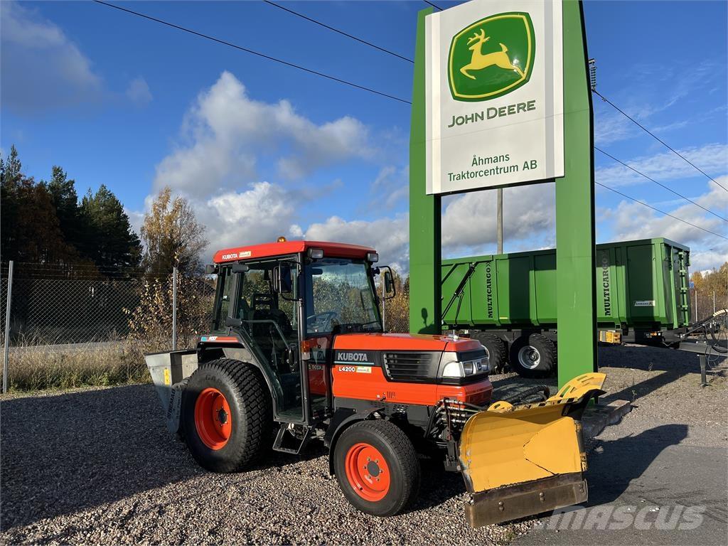 Kubota L4200 Espaços verdes - Outros
